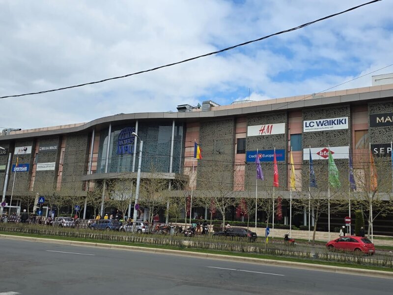 Vitan mall, inchiriez garsoniera, decomandata, spatioasa, renovata, 2000lei
