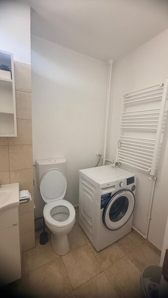 Vitan mall, inchiriez garsoniera, decomandata, spatioasa, renovata, 2000lei